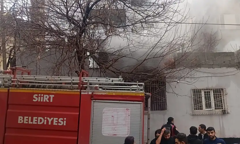 Siirt'te Evde Çıkan Yangında Eşyalar Küle Döndü