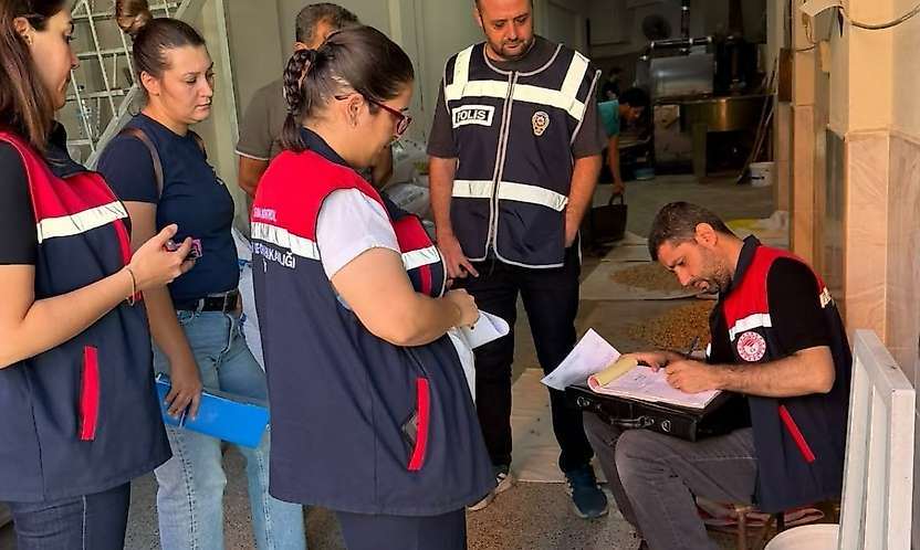 Siirt Fıstığına Sıkı Denetim: Ekipler Tesis, Depo Ve Satış Noktalarını Kontrol Etti