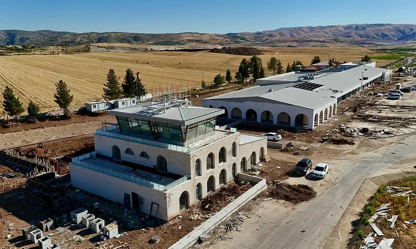 Siirt Havalimanı'ndaki Yeni Terminal İnşaatında Çalışmalar Yüzde 85 Seviyesine Ulaştı