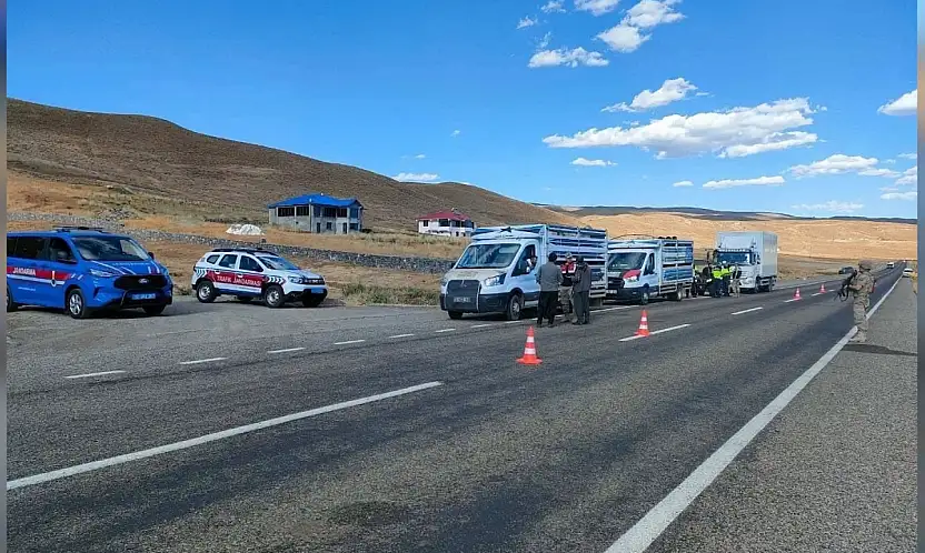 Siirt'in De Aralarında Bulunduğu 81 İlde Düzensiz Göç Denetimi: 25 Organizatör, 355 Göçmen Yakalandı
