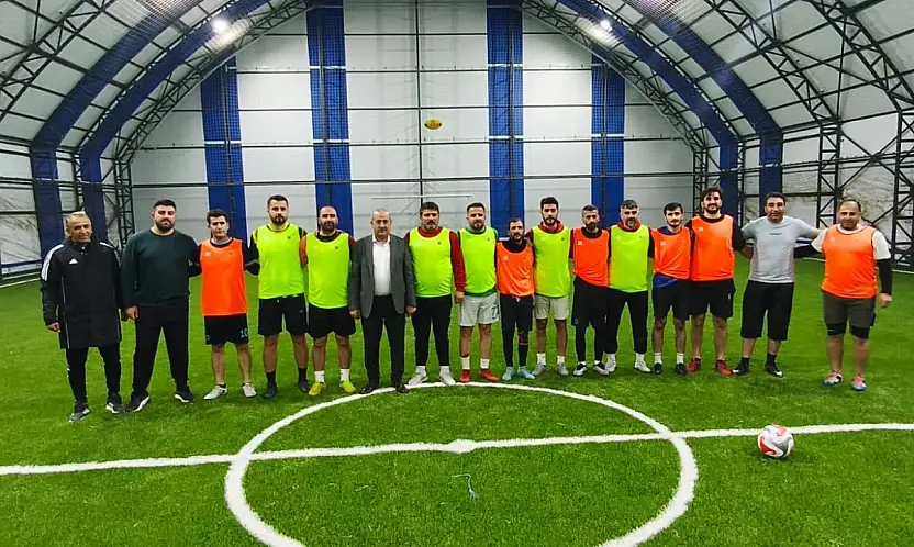 Siirt'in Eruh ilçesinde modern halı saha halkın hizmetine açıldı