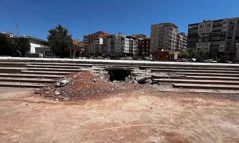 Siirt'in Kalbi Hala Kapalı! Haziran'da Teslim Edilecekti Meydanda Çalışma Yok