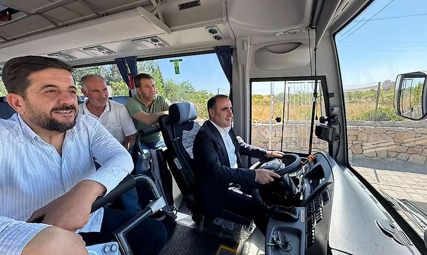 Siirt'in Kayabağlar Beldesine Yeni Halk Otobüsü: Belediye Ulaşım Filosunu Güçlendirdi