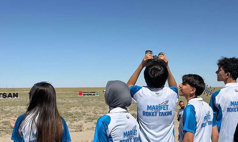 Siirt'in Marifet Roket Takımı Türkiye Üçüncüsü Oldu