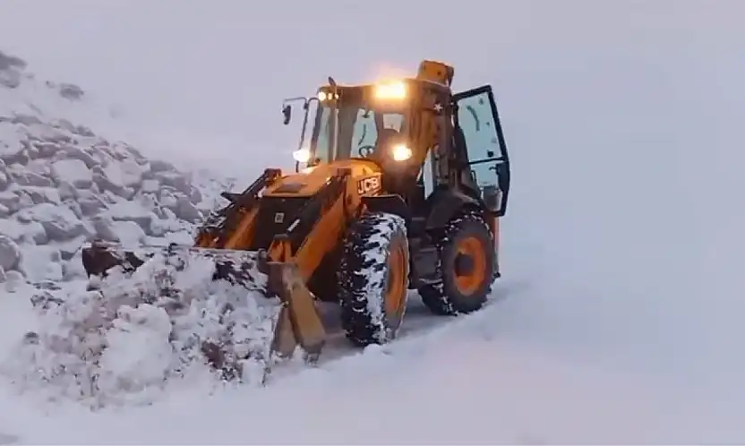 Siirt'in Yüksek Kesimlerinden Beklenen Kar Yağışı Başladı