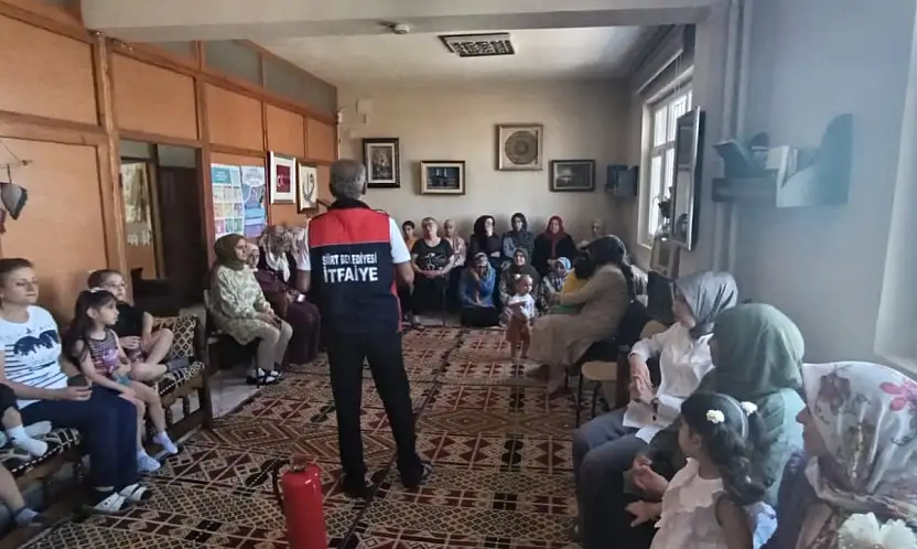 Siirt Kadınlara Uygulamalı Yangın Eğitimi Verildi