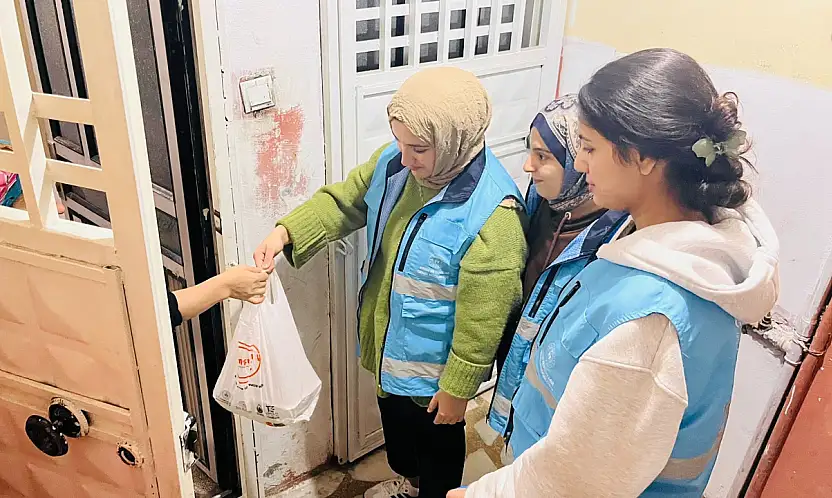 Siirt Kız Öğrenci Yurdu'nda Örnek Dayanışma: Yurt Yemeklerini İhtiyaç Sahibi Ailelere Ulaştırılıyor