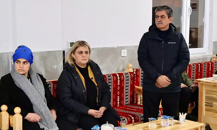 Siirt Kurtalan'da Eşbaşkanlar Tekel, Cumhuriyet ve Güney mahallelerinde vatandaşla buluştu