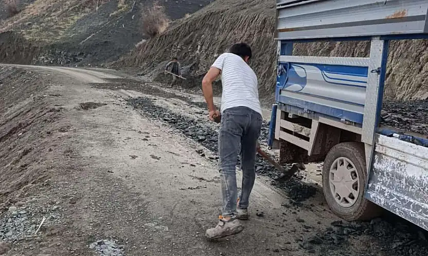 Siirt Kurtalan'da Geçici Çözüm Yetmiyor: Köy Yolu Yapılmayı Bekliyor