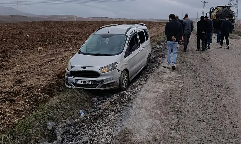 Siirt Kurtalan'da köy yolunda maddi hasarlı kaza