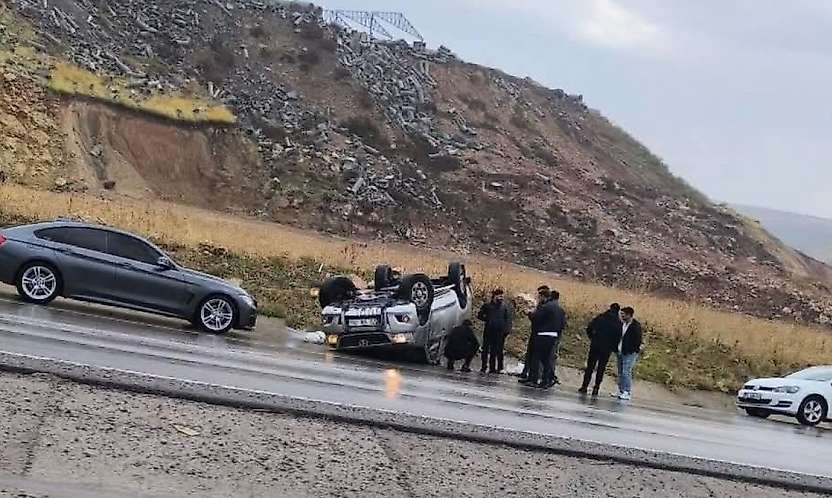 Siirt Kurtalan'da otomobil takla attı: 2 yaralı