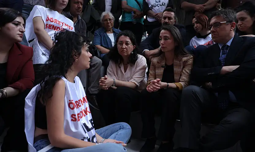 Siirt Milletvekili Sabahat Erdoğan Sarıtaş'tan Açlık Grevindeki Öğretmenlere Destek Ziyareti