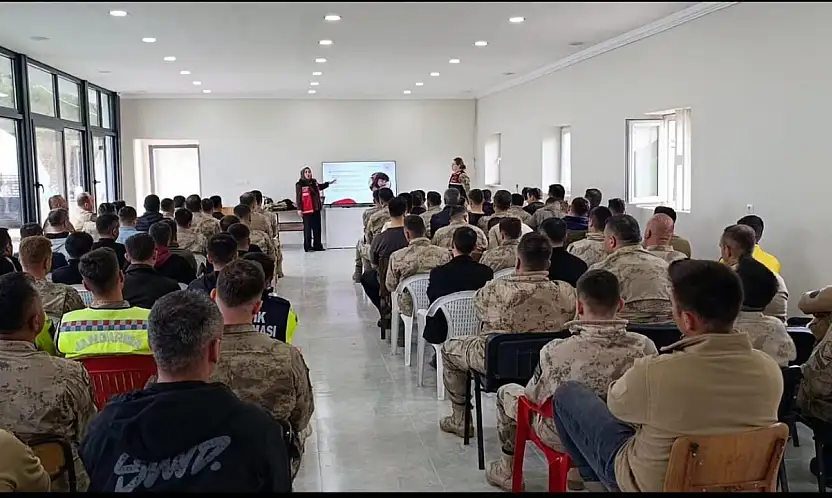 Siirt Pervari'de Askeri Personele ''Çocuklarda Mahremiyet Bilinci'' Eğitimi Verildi
