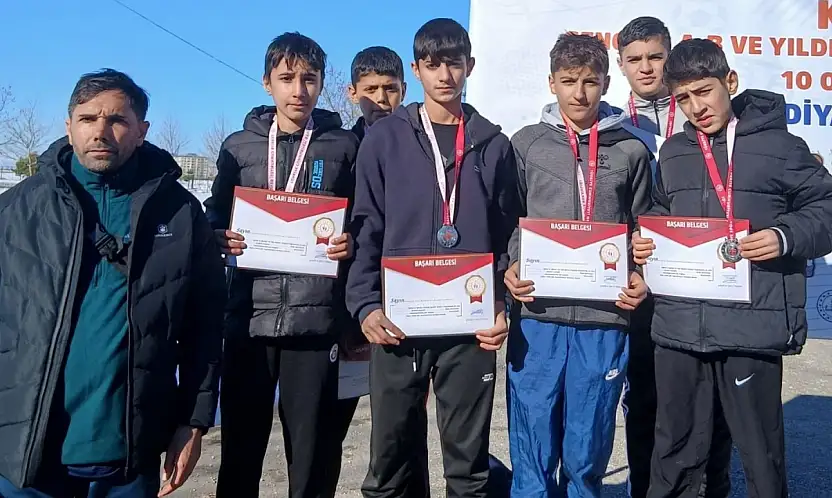 Siirt Sancaklar Ortaokulu Kros Takımı Türkiye Şampiyonası'na Yükseldi