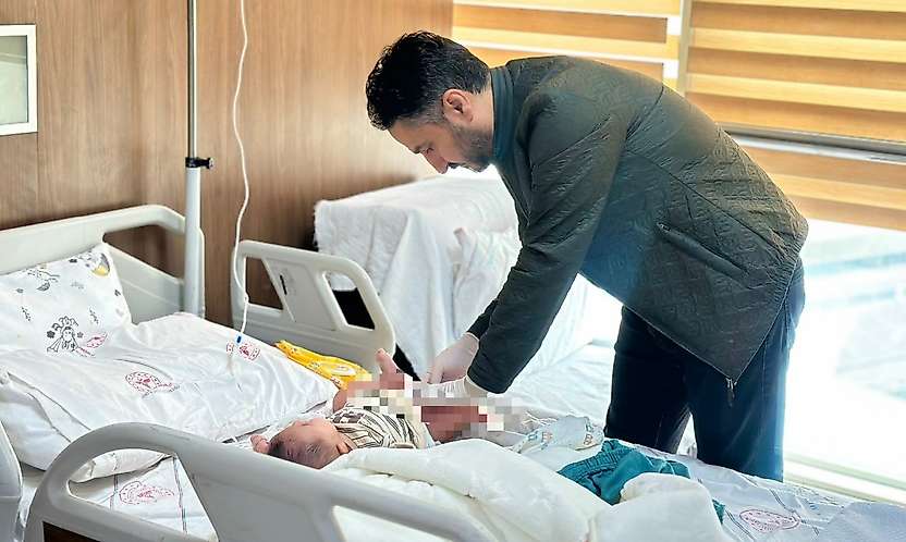Siirt'te 3 Aylık Bebek İçin Zamana Karşı Yarış: Nadir Görülen Ameliyat Başarıyla Gerçekleştirildi