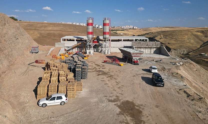 Siirt'te 6 Bin Metrekarelik Yeni Beton ve Parke Taşı Üretim Tesisi İçin Çalışmalar Başladı