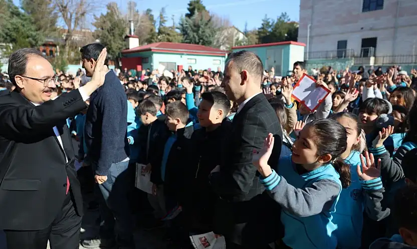 Siirt'te 90 Bin Öğrenci Karne Sevinci Yaşadı