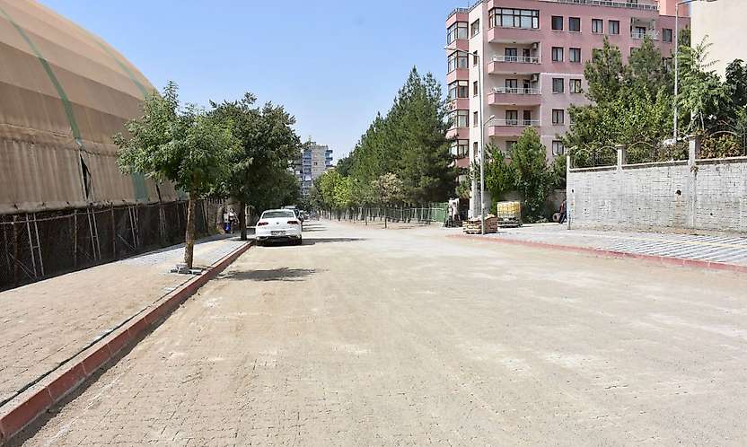 Siirt'te Abdullah Kuzu Caddesi'nde Kaldırım ve Parke Yenilendi