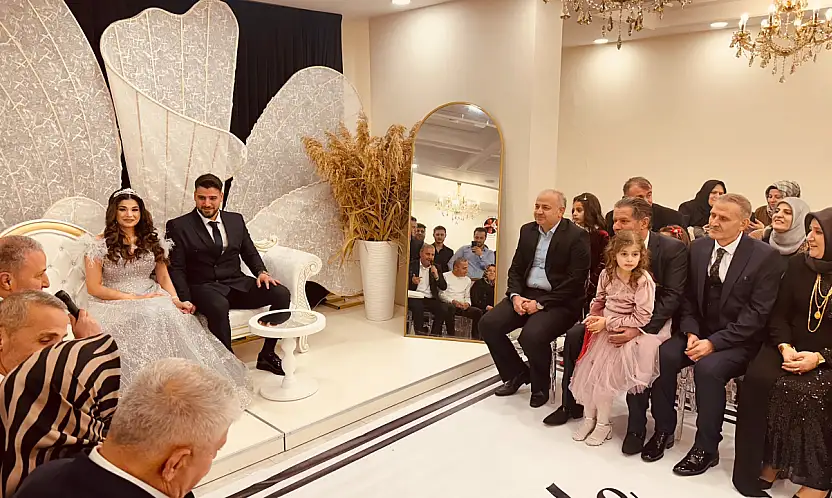 Siirt'te Akınay ve Işıktaş ailelerinin mutlu günü