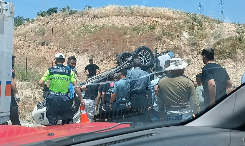 Siirt'te Araç Takla attı: Sürücü Araçta Sıkıştı