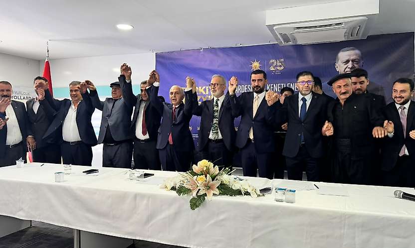 Siirt'te Çelik Ailesi DEVA Partisinden AK Parti'ye Geçti
