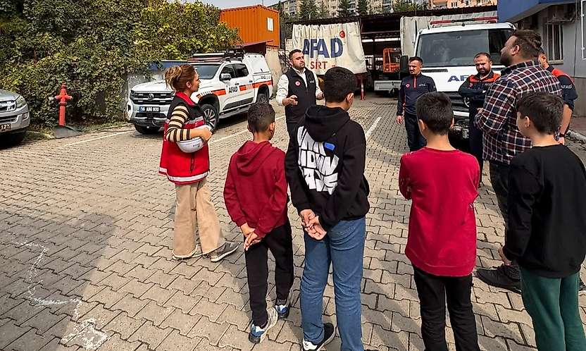 Siirt'te Çocuklara Afet Bilinci Kazandırmak İçin AFAD Ziyareti