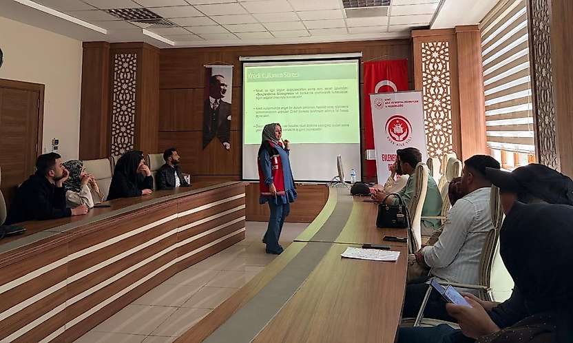 Siirt'te Evlenecek Çiftlere Evlilik Öncesi Eğitim Verildi