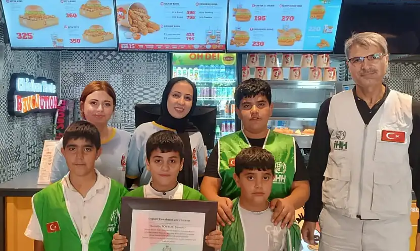 Siirt'te Filistin İçin Duyarlılık Gösteren Esnafa Teşekkür Belgesi