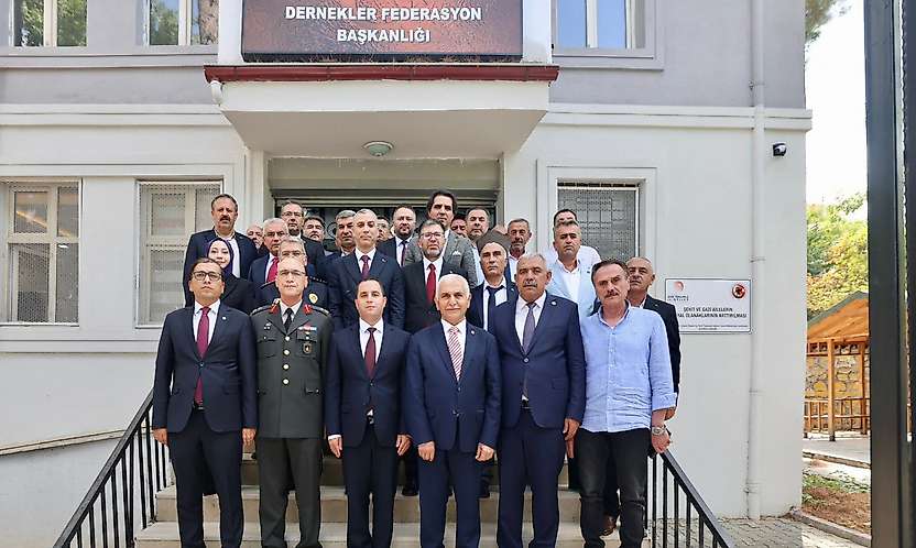 Siirt'te Gaziler Günü'nde Şehit Yakınları ve Gaziler Ziyaret Edildi