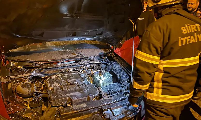 Siirt'te Gece Vakti Araç Yangını