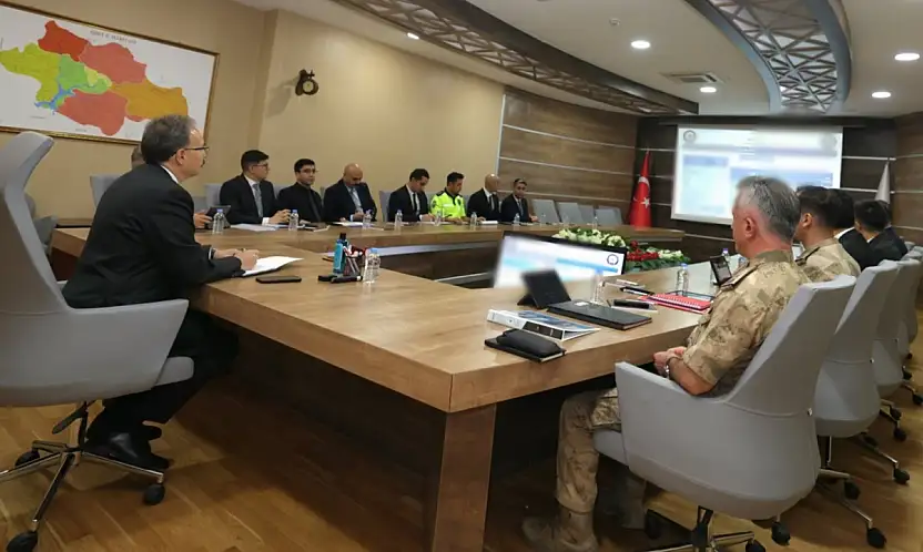 Siirt'te Güvenlik Zirvesi: Asayişten Orman Yangınlarına Kadar Tüm Tedbirler Masaya Yatırıldı