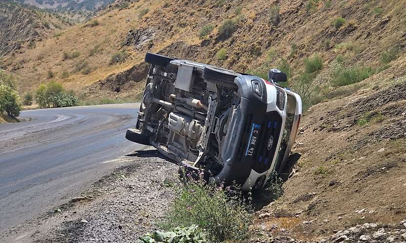 Siirt'te Hastaya Giden Ambulans Devrildi