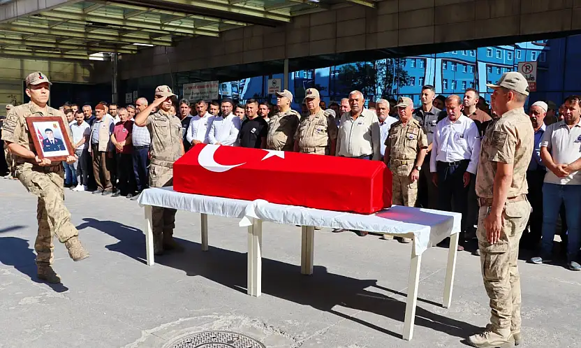 Siirt'te Jandarma Uzman Çavuş Mehmet Salih Sarıyer İçin Askeri Tören Düzenlendi