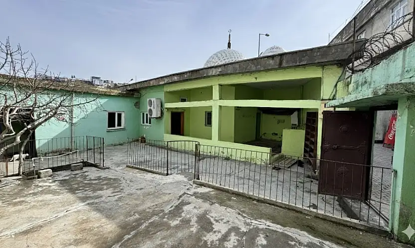 Siirt'te Kadın Şeyh El Huriye'nin adını taşıyan cami bu halde olmamalı