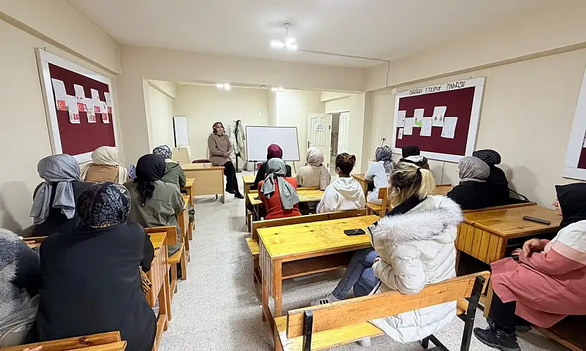 Siirt'te kadınlara sigara bırakma eğitimi verildi
