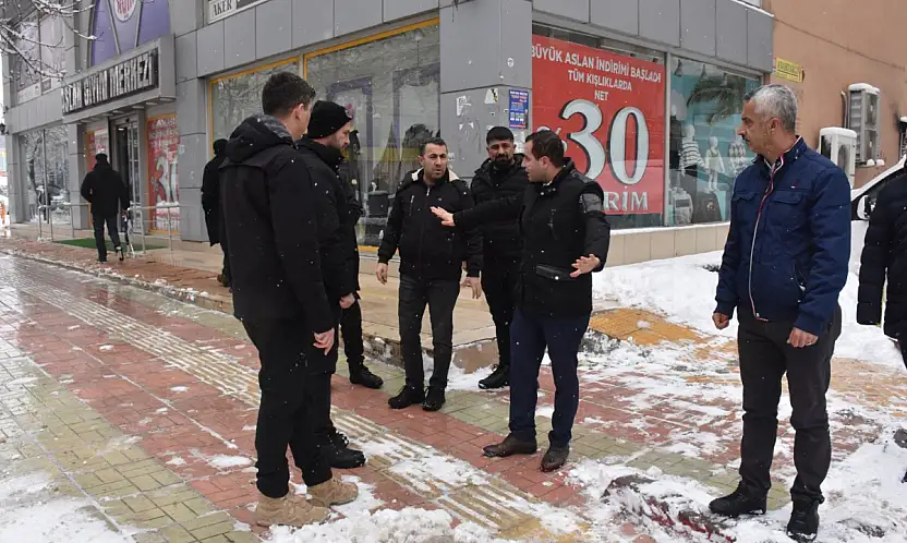 Siirt'te Karla Mücadele Çalışmaları Sürüyor: Belediye Yetkilileri Sahada İnceleme Yaptı