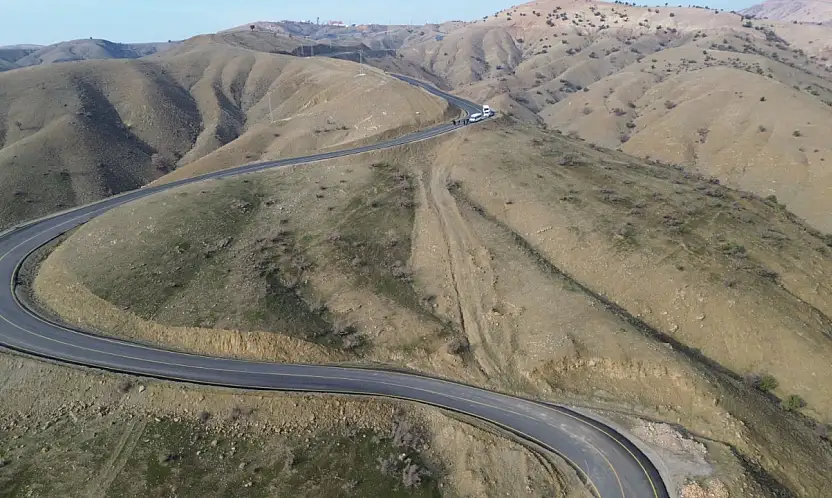 Siirt'te kırsal yollar yenilendi: Şirvan'da 12,5 kilometrelik BSK asfalt tamamlandı
