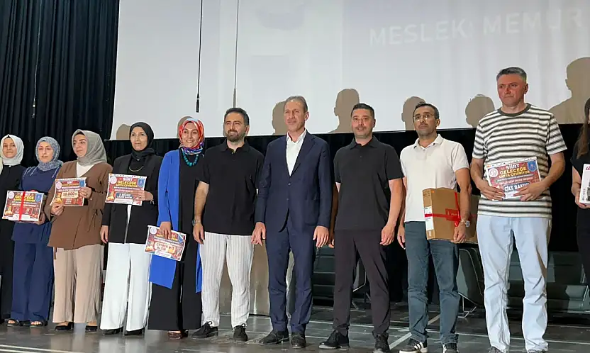 Siirt'te Kitap Okuma Yarışmasının Ödül Töreni Yoğun Katılımla Gerçekleştirildi