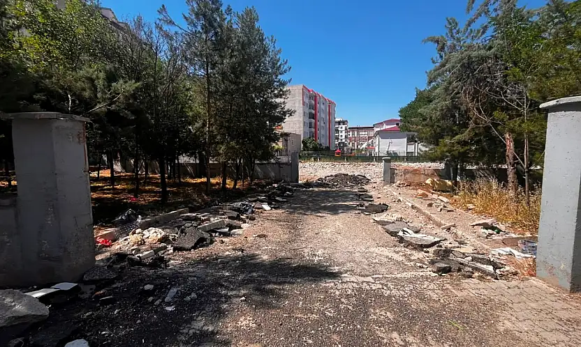 Siirt'te Koltuk Hesapları Yapılırken Öğrenciler İkili Eğitime Mahkûm Kaldı