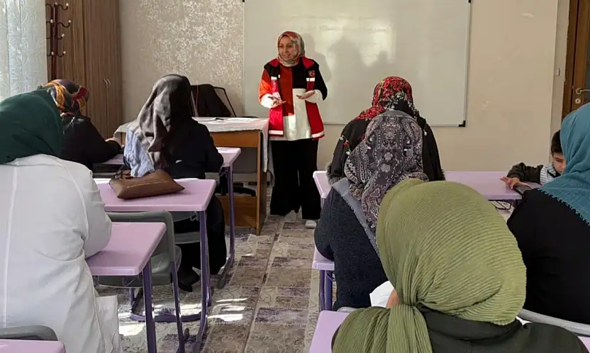 Siirt'te Kur'an Kursu Kursiyerlerine Aile Eğitimi Verildi