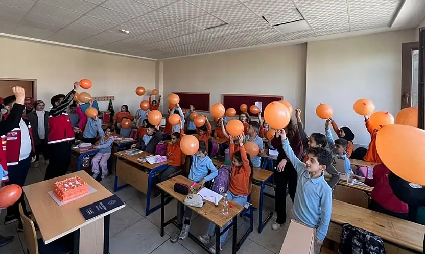 Siirt'te Lösemi Tedavisini Başarıyla Tamamlayan Berat Okuluna Kavuştu