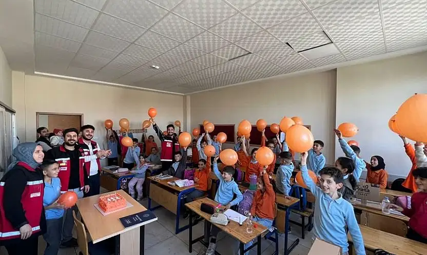 Siirt'te Lösemiyle Mücadele Eden Minik Berat'a Moral Ziyareti