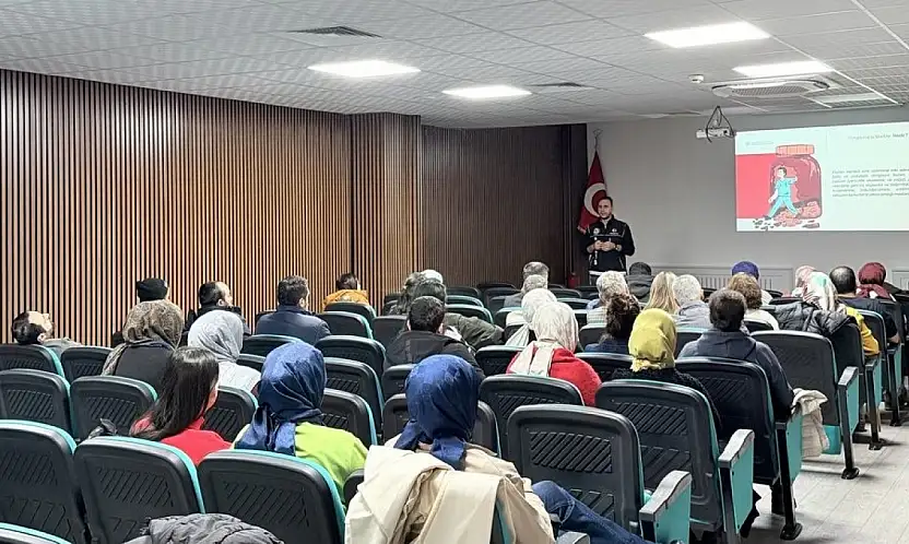 Siirt'te narkotik ekiplerinden sağlık çalışanlarına bağımlılıkla mücadele eğitimi