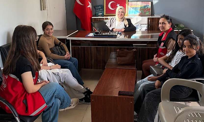 Siirt'te ODES Kapsamındaki Çocuklardan Muhtar Ziyareti