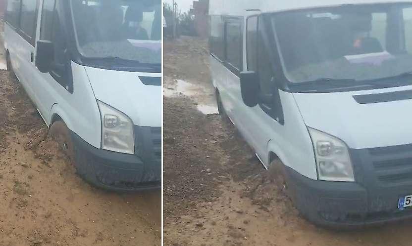 Siirt'te Öğrenci Servisi Çamura Saplandı: Köy Yolu İçin Çağrı