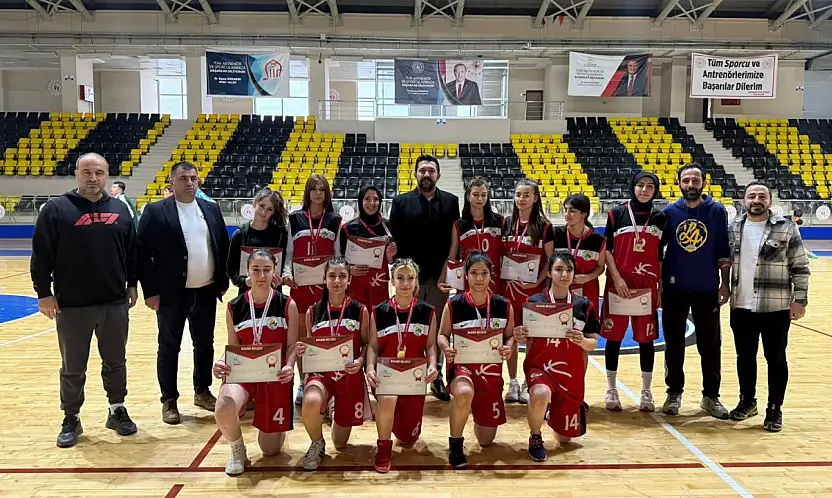 Siirt'te okul sporları basketbol grup yarışmaları tamamlandı! İşte Türkiye Yarı Finalleri'ne katılmaya hak kazanan okullar