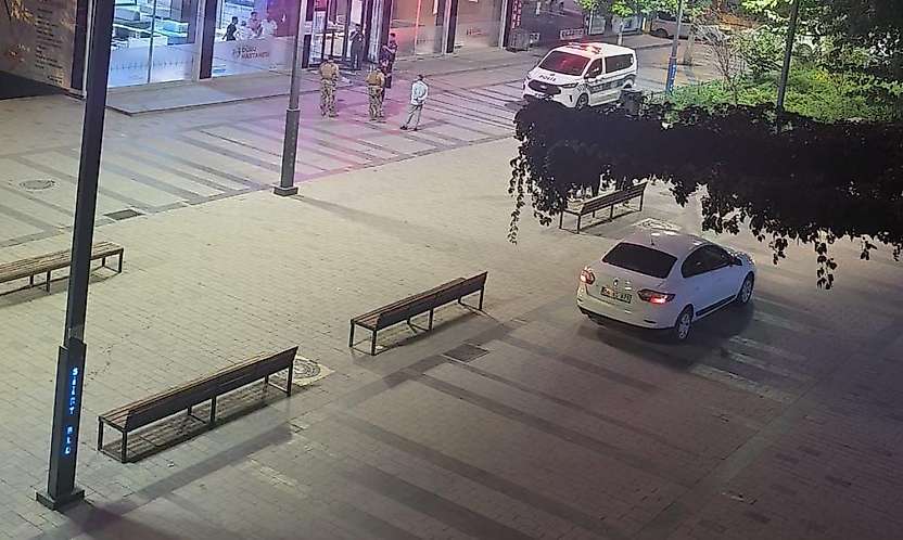 Siirt'te Güres Caddesinde 3 El Ateş Edildi