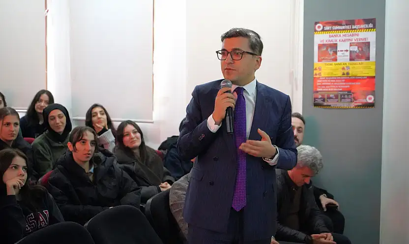 Siirt'Te Savcılardan Öğrencilere İnternet Ve Sosyal Medya Uyarısı: Bir Hata Hayatınızı Karartabilir