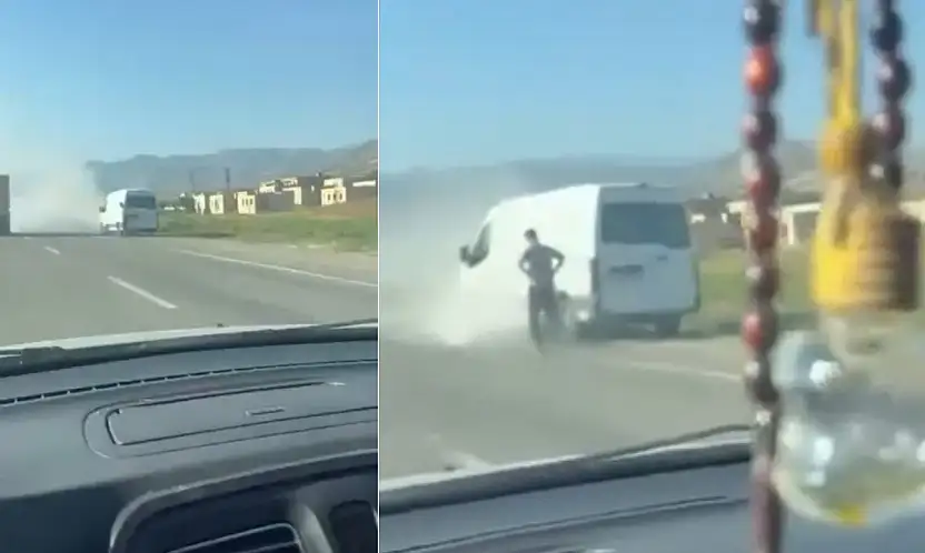 Siirt'te Seyir Halindeki Minibüs Yandı