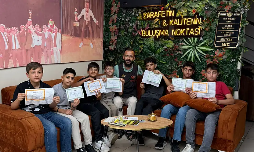 Siirt'te Takdir ve Teşekkür Alan Öğrencilere Ücretsiz Tıraş Desteği